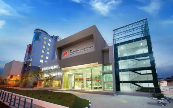 世紀大學(xué)無錫馬來西亞留學(xué)招生處，中國留學(xué)生前十之選，超高性價