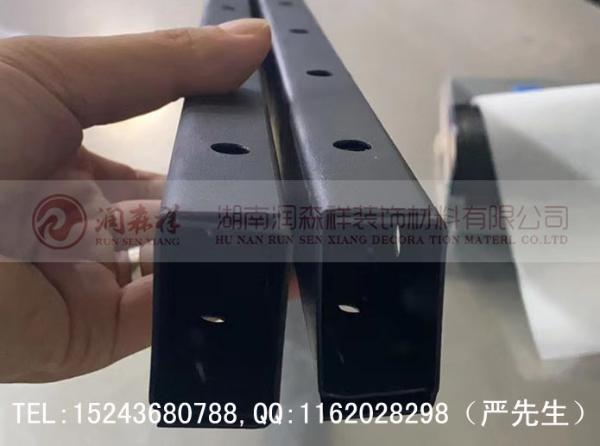 鋁方管龍骨廠家/鋁圓管龍骨/黑色沖孔龍骨/C型沖孔龍骨定制/